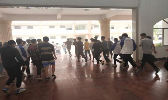 南昌向遠軌道技術學校消防應急疏散演練“提高災害防治能力，構筑生命安全防線”