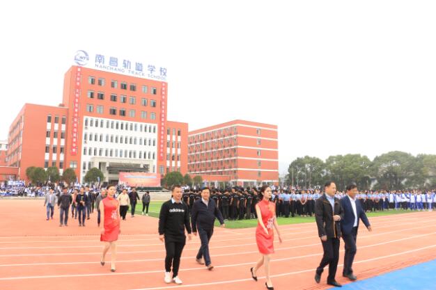 南昌鐵路學校第九屆南昌地區(qū)中等職業(yè)院校學生籃球聯(lián)賽