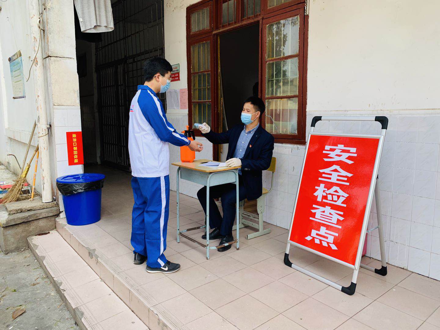 南昌市責(zé)任督學(xué)掛牌督導(dǎo)工作組來南昌向遠軌道學(xué)校進行四月份開學(xué)專項督查工作