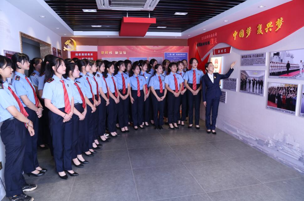 南昌向遠(yuǎn)軌道技術(shù)學(xué)校2021版樂化校區(qū)優(yōu)美的校園環(huán)境