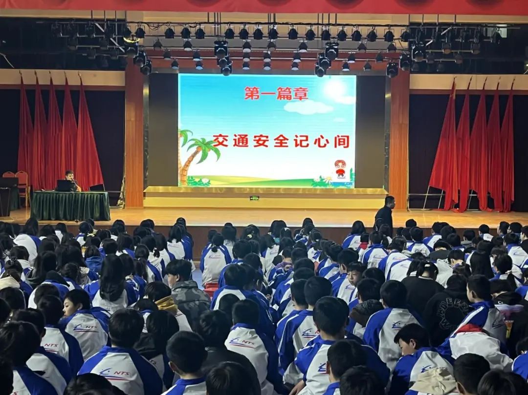 南昌向遠(yuǎn)軌道技術(shù)學(xué)校開展“珍愛生命，安全伴我行”主題安全常識(shí)講座