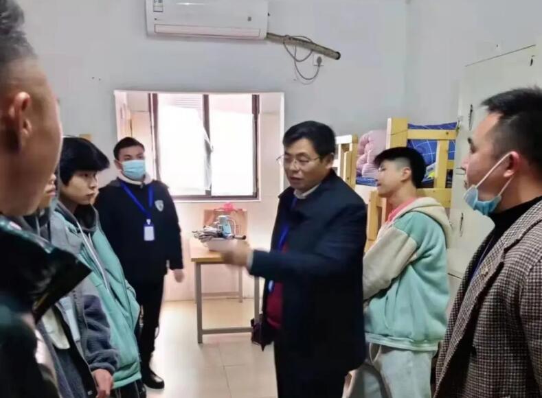 南昌向遠軌道技術(shù)學(xué)校對在校師生開展關(guān)懷慰問行動