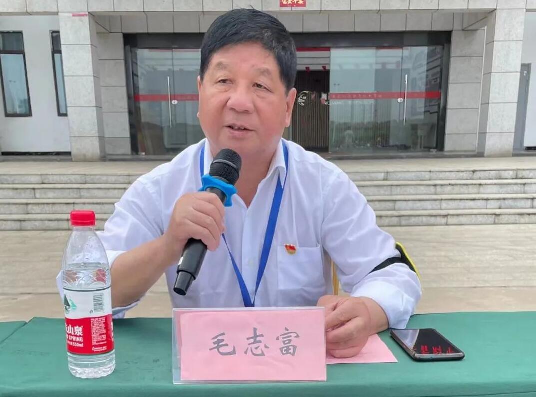 南昌向遠軌道技術學校舉行慶祝中國共產主義青年團成立100周年新團員入團儀式暨表彰大會