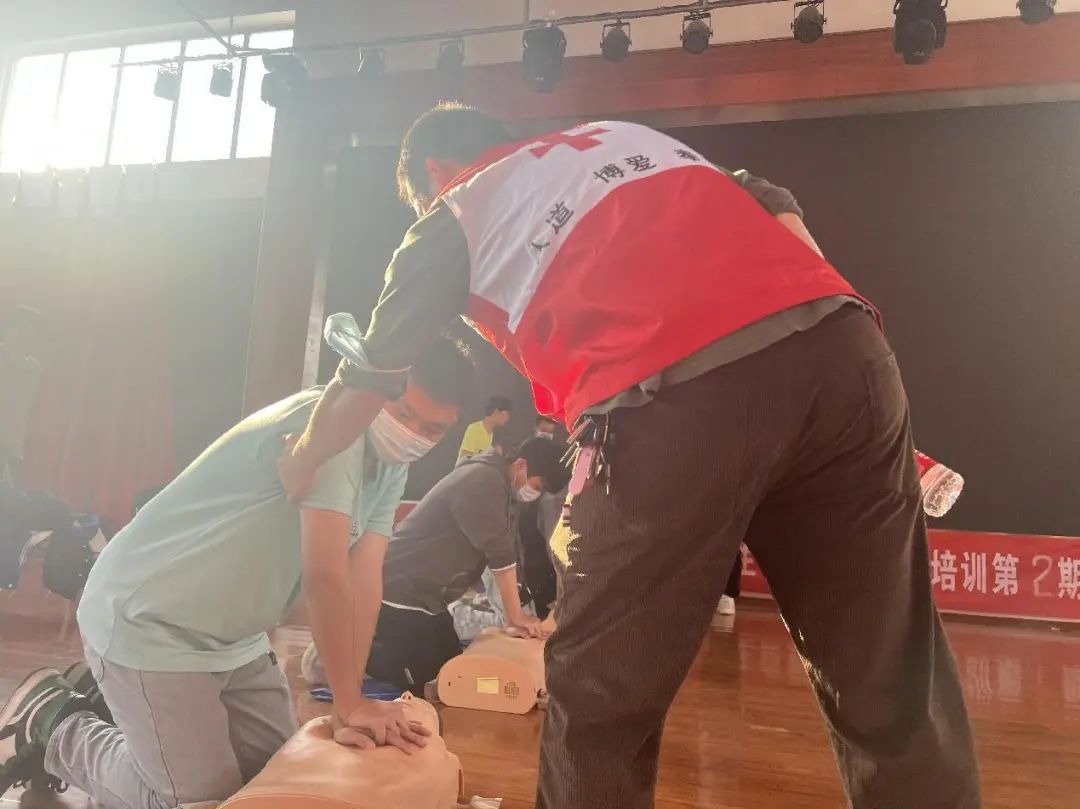 敬畏生命，守護(hù)成長——南昌向遠(yuǎn)軌道技術(shù)學(xué)校開展“紅十字會應(yīng)急救護(hù)技能培訓(xùn)”活動