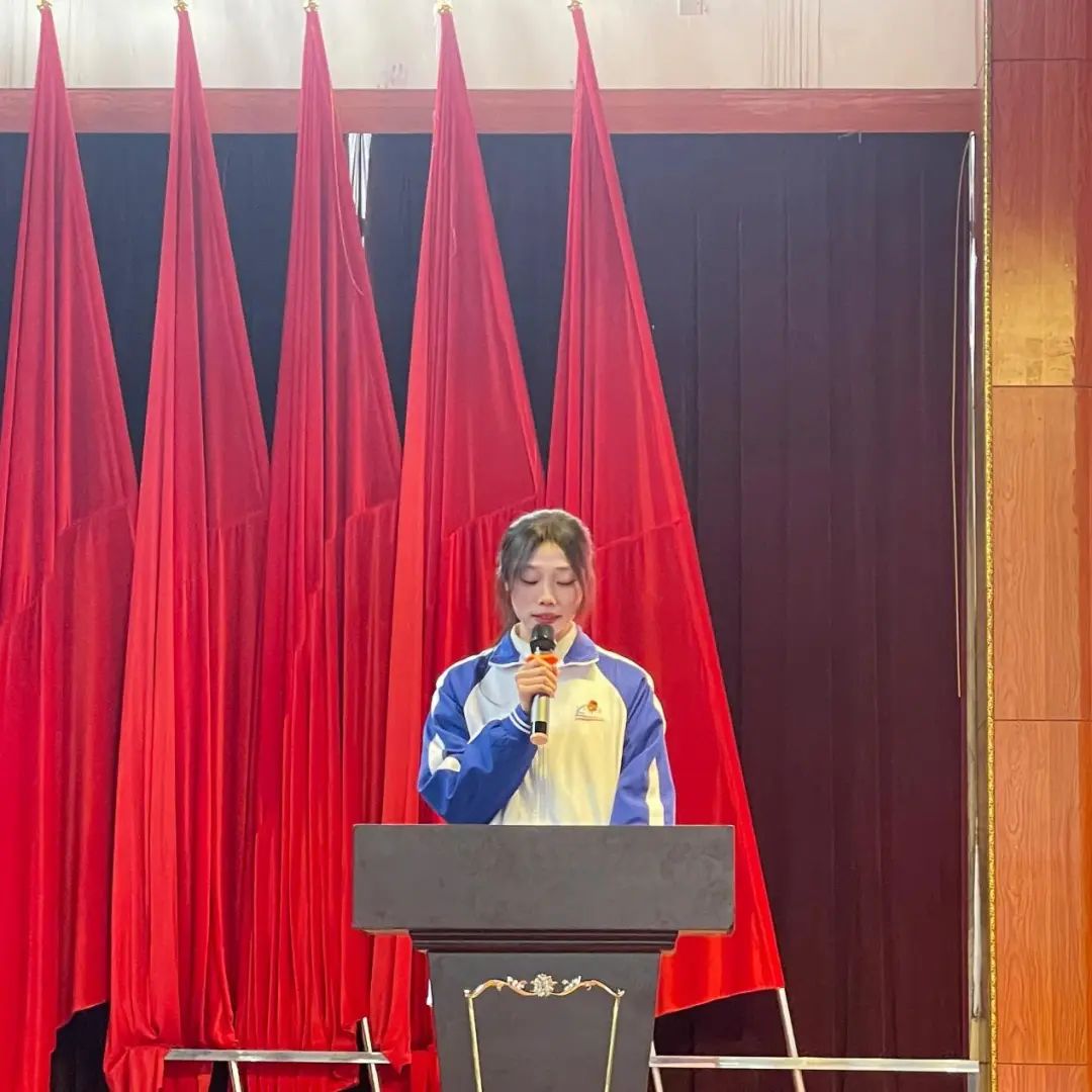 南昌向遠軌道技術學校紀念“一二·九”愛國運動暨新團員入團宣誓儀式