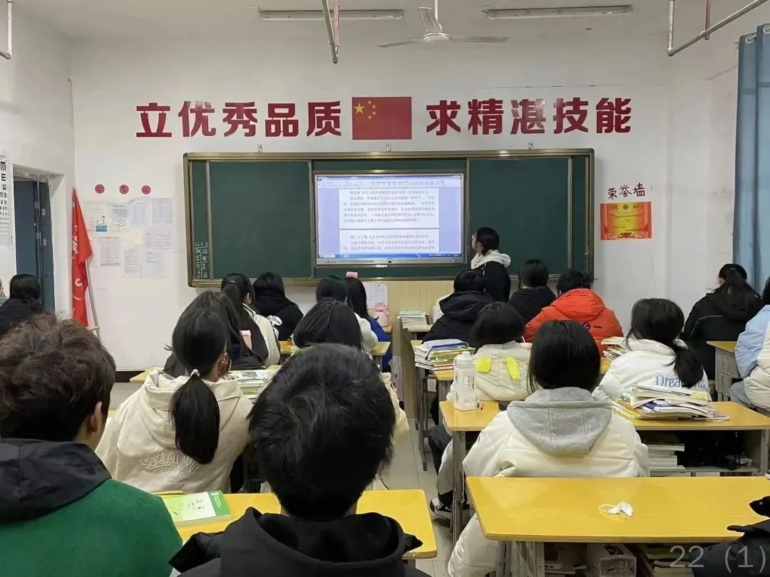 知法學法，與法同行║南昌向遠軌道技術學校開展憲法宣傳周教育活動