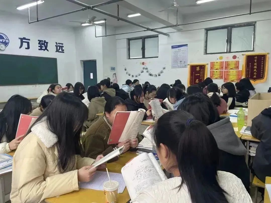 南昌向遠(yuǎn)軌道技術(shù)學(xué)校晨讀 別樣出彩！