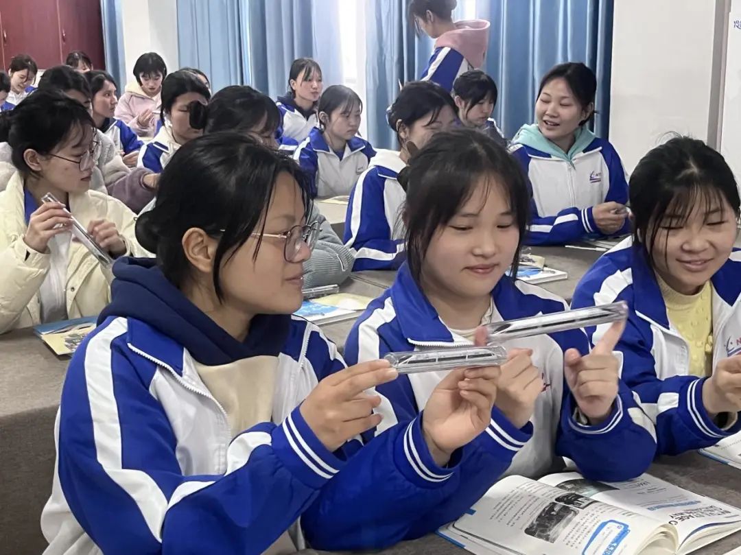 南昌局集團(tuán)有限公司南昌車務(wù)段蒞臨南昌向遠(yuǎn)軌道學(xué)校開展安全主題教育活動(dòng)