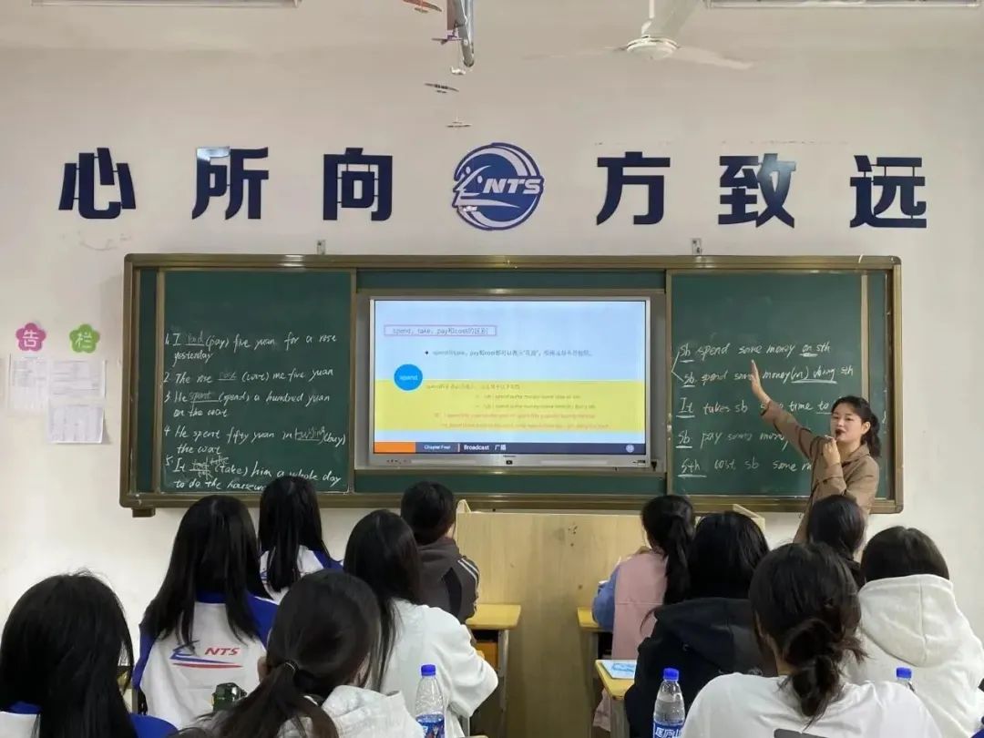 南昌向遠軌道技術(shù)學(xué)校教師在南昌市中小學(xué)2022年“園丁杯”教學(xué)競賽中榮獲佳績