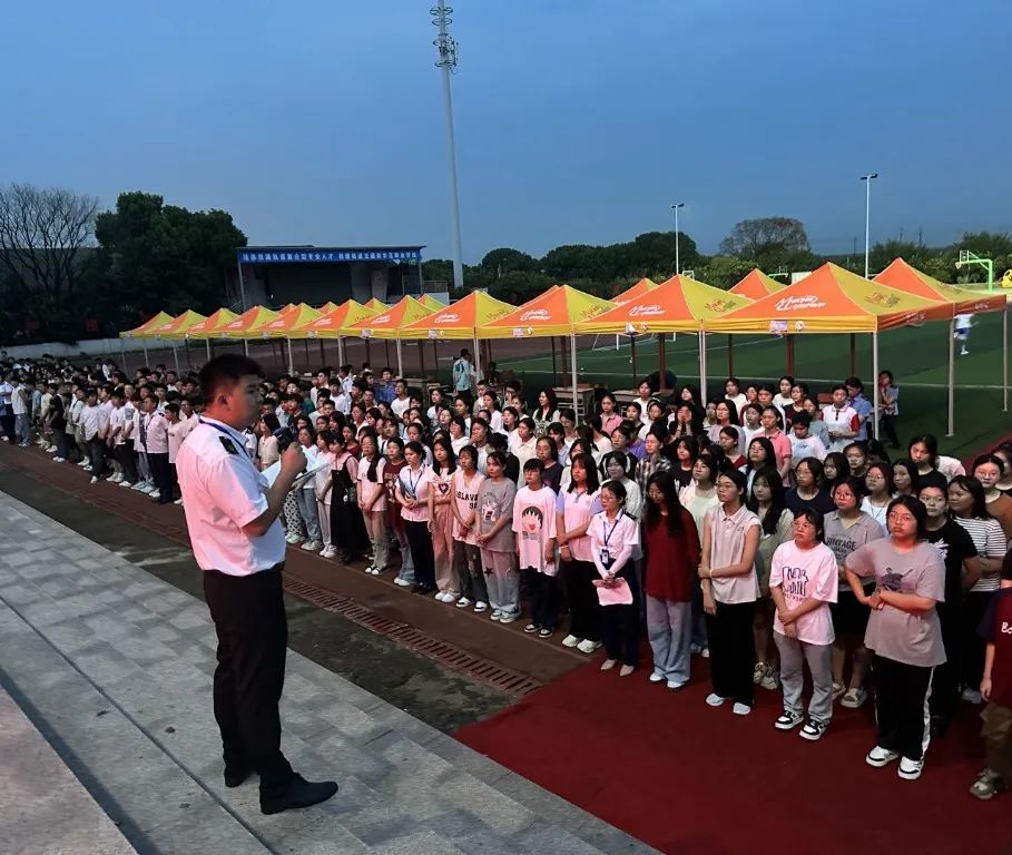 以“心”迎新，滿“新”歡喜 | 南昌向遠軌道技術學校迎新現(xiàn)場！