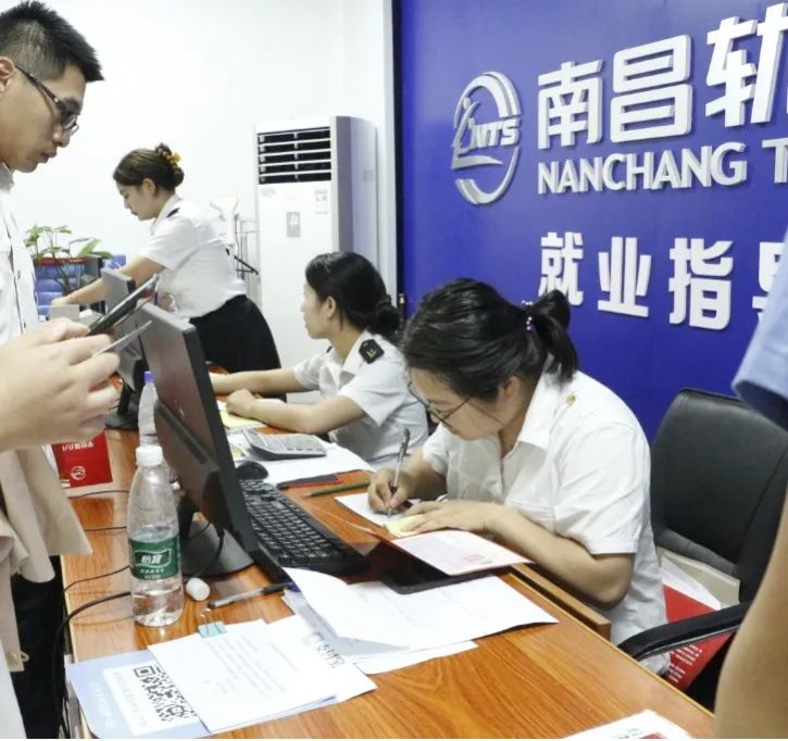 以“心”迎新，滿“新”歡喜 | 南昌向遠軌道技術學校迎新現(xiàn)場！