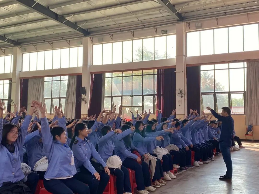 南大一附院贛江新區(qū)人民醫(yī)院“心理專(zhuān)家進(jìn)校園”宣教活動(dòng)在南昌向遠(yuǎn)軌道學(xué)校順利開(kāi)展