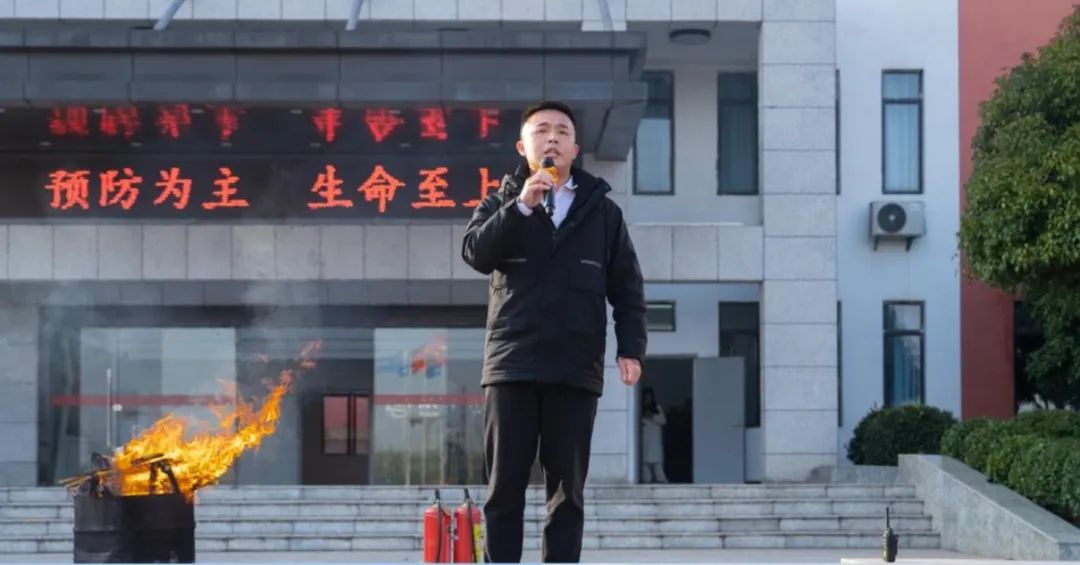 南昌向遠(yuǎn)軌道技術(shù)學(xué)校開展消防應(yīng)急疏散演練活動
