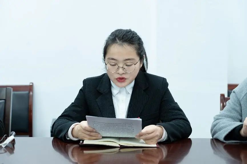 南昌向遠(yuǎn)軌道技術(shù)學(xué)校黨支部召開(kāi)2023年度主題教育專題組織生活會(huì)和開(kāi)展民主評(píng)議黨員