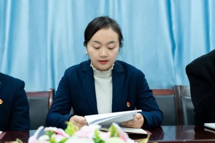 南昌向遠(yuǎn)軌道技術(shù)學(xué)校黨支部召開(kāi)2023年度主題教育專題組織生活會(huì)和開(kāi)展民主評(píng)議黨員