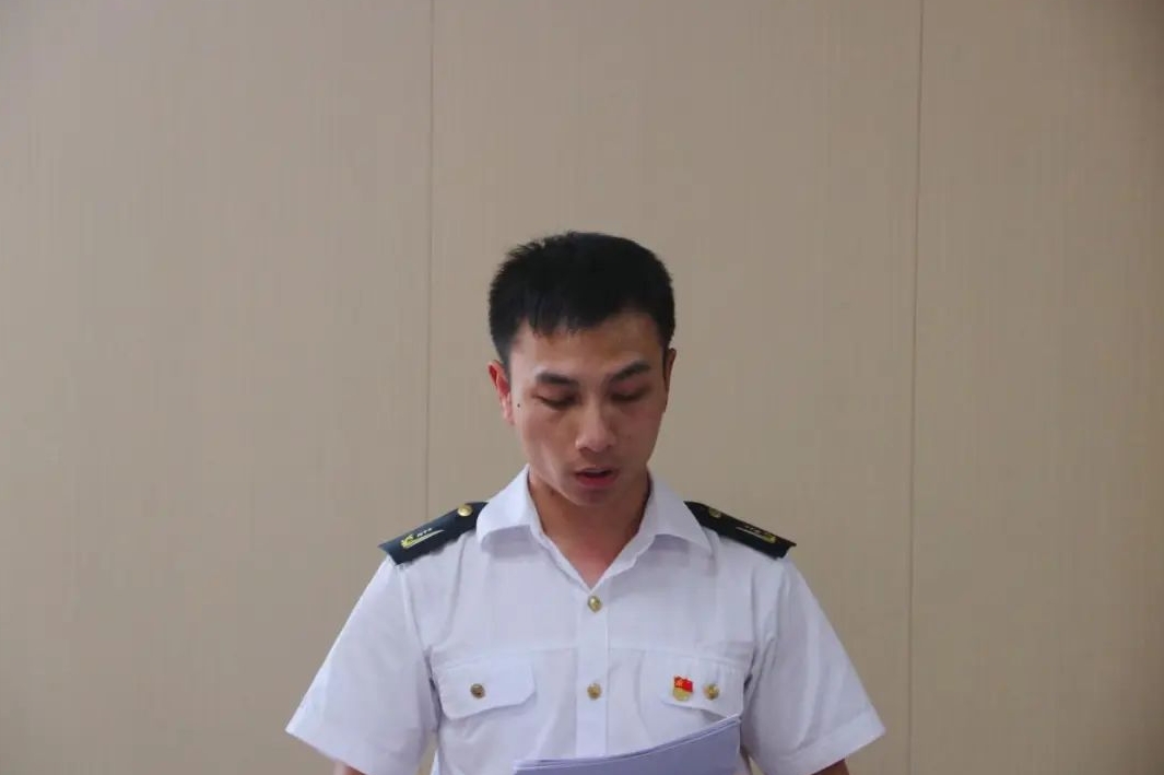 南昌向遠(yuǎn)軌道技術(shù)學(xué)校黨支部召開黨員大會(huì)集中學(xué)習(xí)《中國共產(chǎn)黨紀(jì)律處分條例》