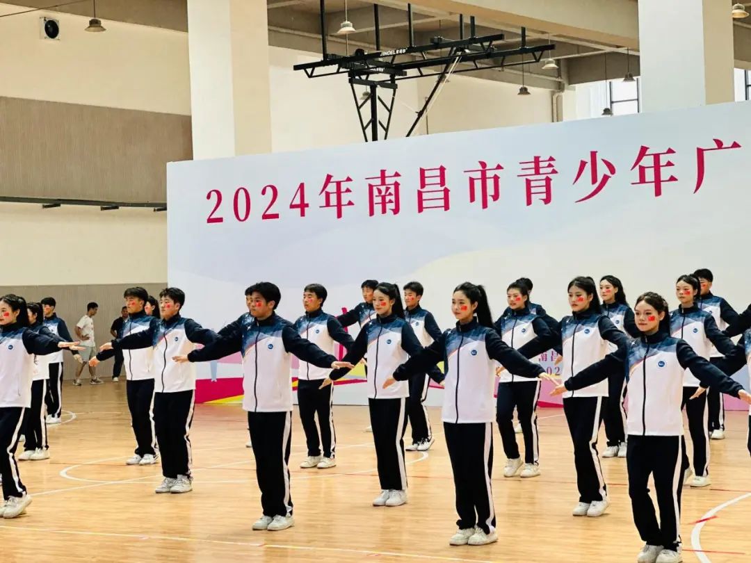 南昌向遠(yuǎn)軌道技術(shù)學(xué)校在2024年南昌青少年廣播體操中榮獲中學(xué)組一等獎