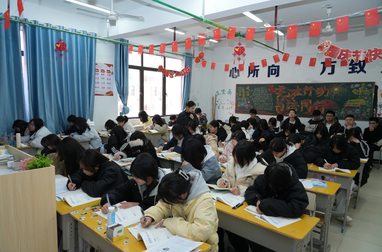 南昌師范學(xué)院見習(xí)活動(dòng)在南昌向遠(yuǎn)軌道技術(shù)學(xué)校圓滿舉行