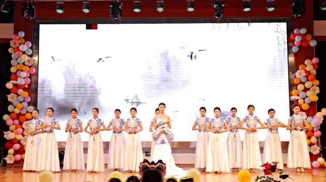 南昌向遠軌道技術學校“風華正茂揚帆時 接續(xù)奮斗向未來”社團成果展演暨2025年元旦聯(lián)歡晚會圓滿落幕