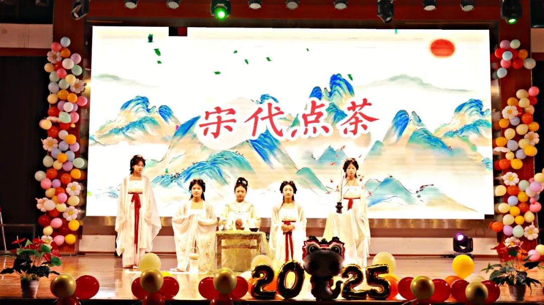 南昌向遠軌道技術學校“風華正茂揚帆時 接續(xù)奮斗向未來”社團成果展演暨2025年元旦聯(lián)歡晚會圓滿落幕