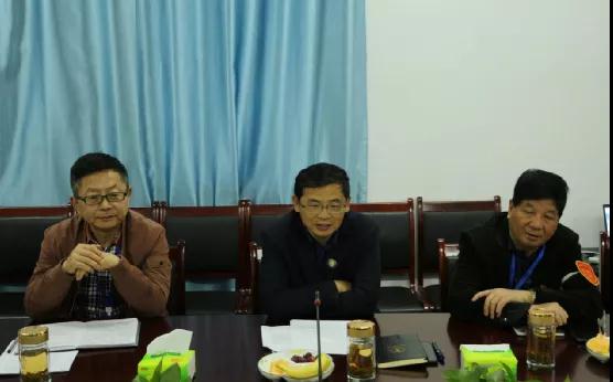 南昌市政府第十七責任區(qū)督學組蒞臨向遠軌道學校檢查指導學校分級評審工作