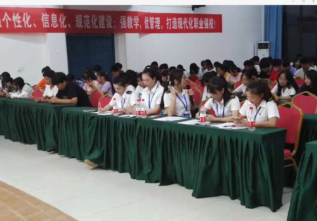 南昌向遠(yuǎn)軌道技術(shù)學(xué)校2021級(jí)學(xué)生會(huì)納新面試圓滿結(jié)束