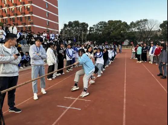 齊心協(xié)力，拔出風(fēng)采——南昌向遠軌道技術(shù)學(xué)校舉辦冬季拔河比賽