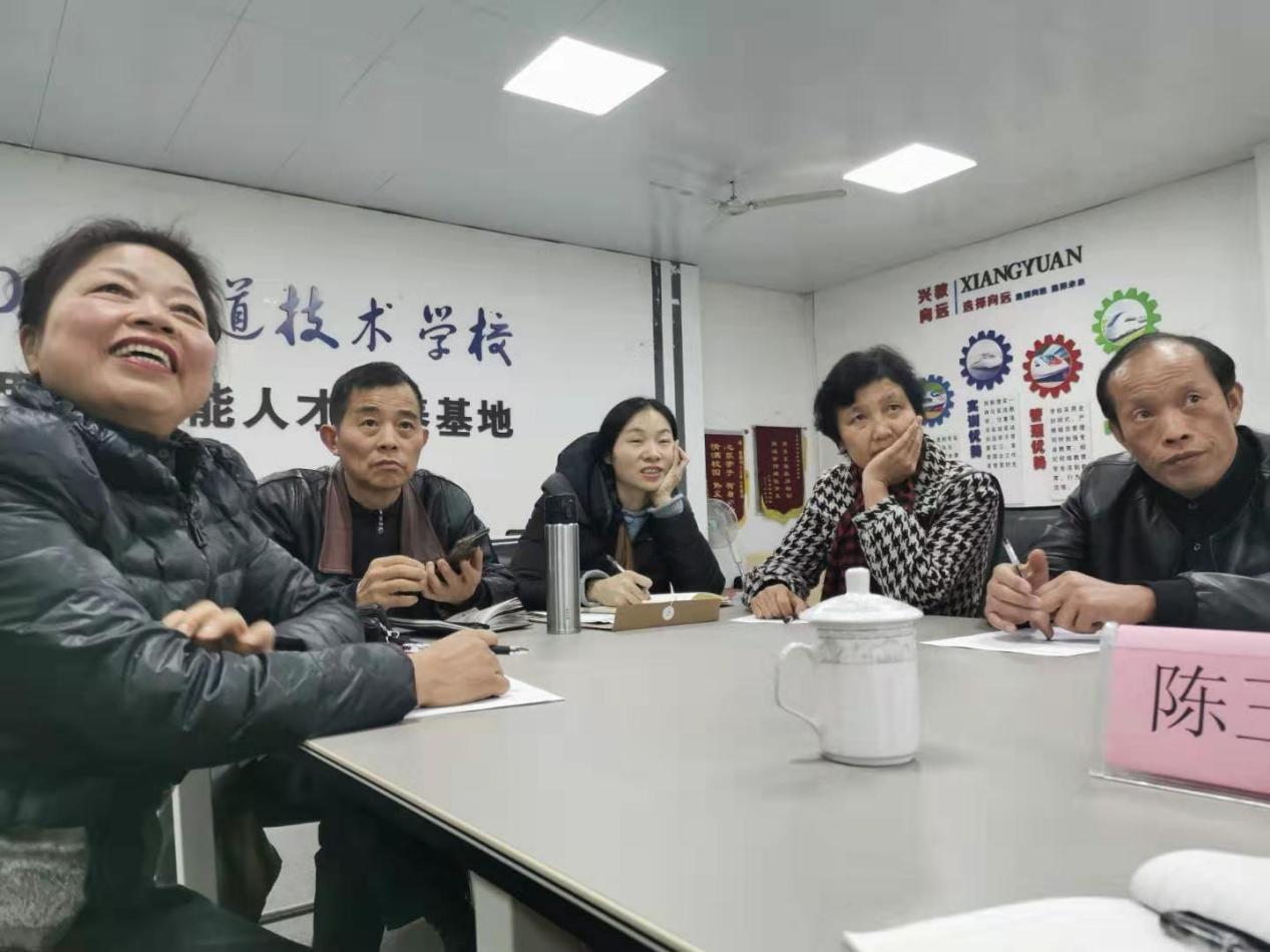 南昌向遠(yuǎn)軌道技術(shù)學(xué)校運(yùn)輸工程管理系教研室在樂化校區(qū)召開教研會(huì)