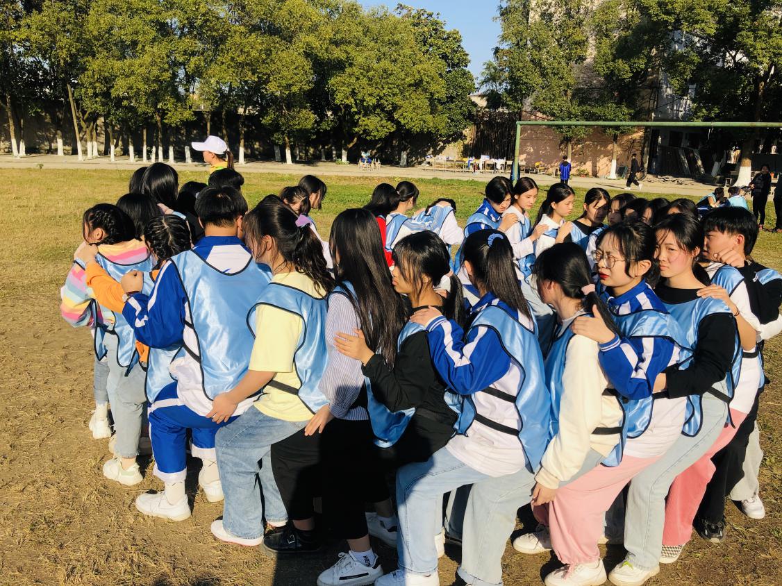 熱烈祝賀南昌向遠(yuǎn)軌道技術(shù)學(xué)校第五屆趣味運(yùn)動(dòng)會(huì)順利召開(kāi)