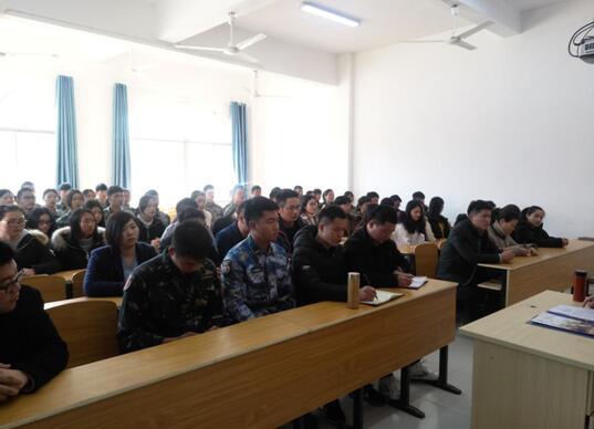 南昌向遠軌道技術(shù)學校黨支部舉行學習貫徹黨的“十九大精神”宣講會