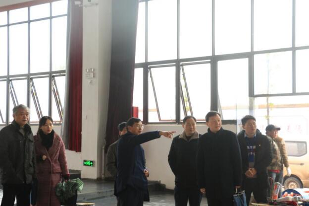 南昌市財(cái)政局、教育局領(lǐng)導(dǎo)干部一行蒞臨南昌向遠(yuǎn)鐵路學(xué)校檢查指導(dǎo)工作！