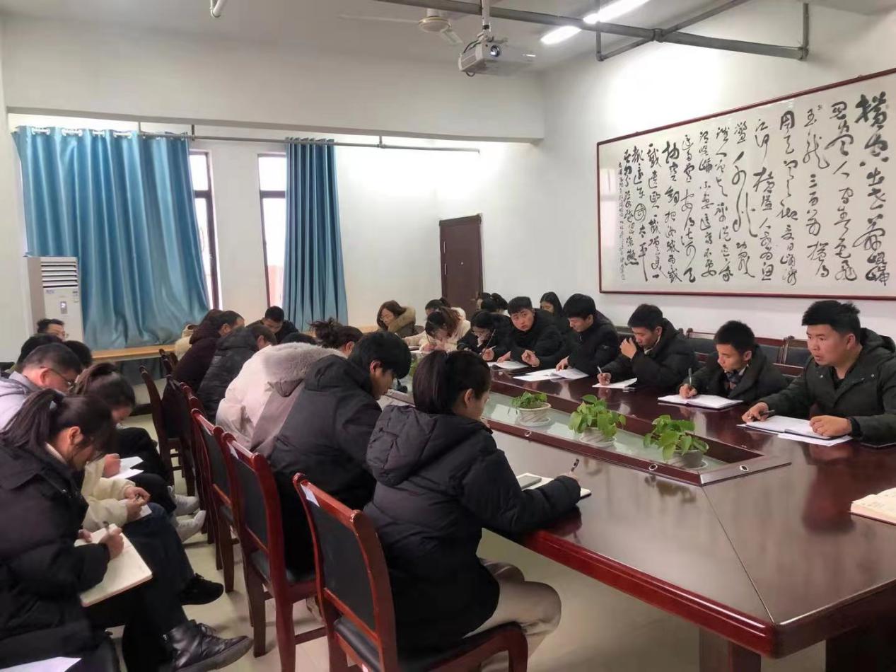 南昌向遠軌道技術(shù)學(xué)校學(xué)工處召開疫情防控及假期安全專項工作部署會
