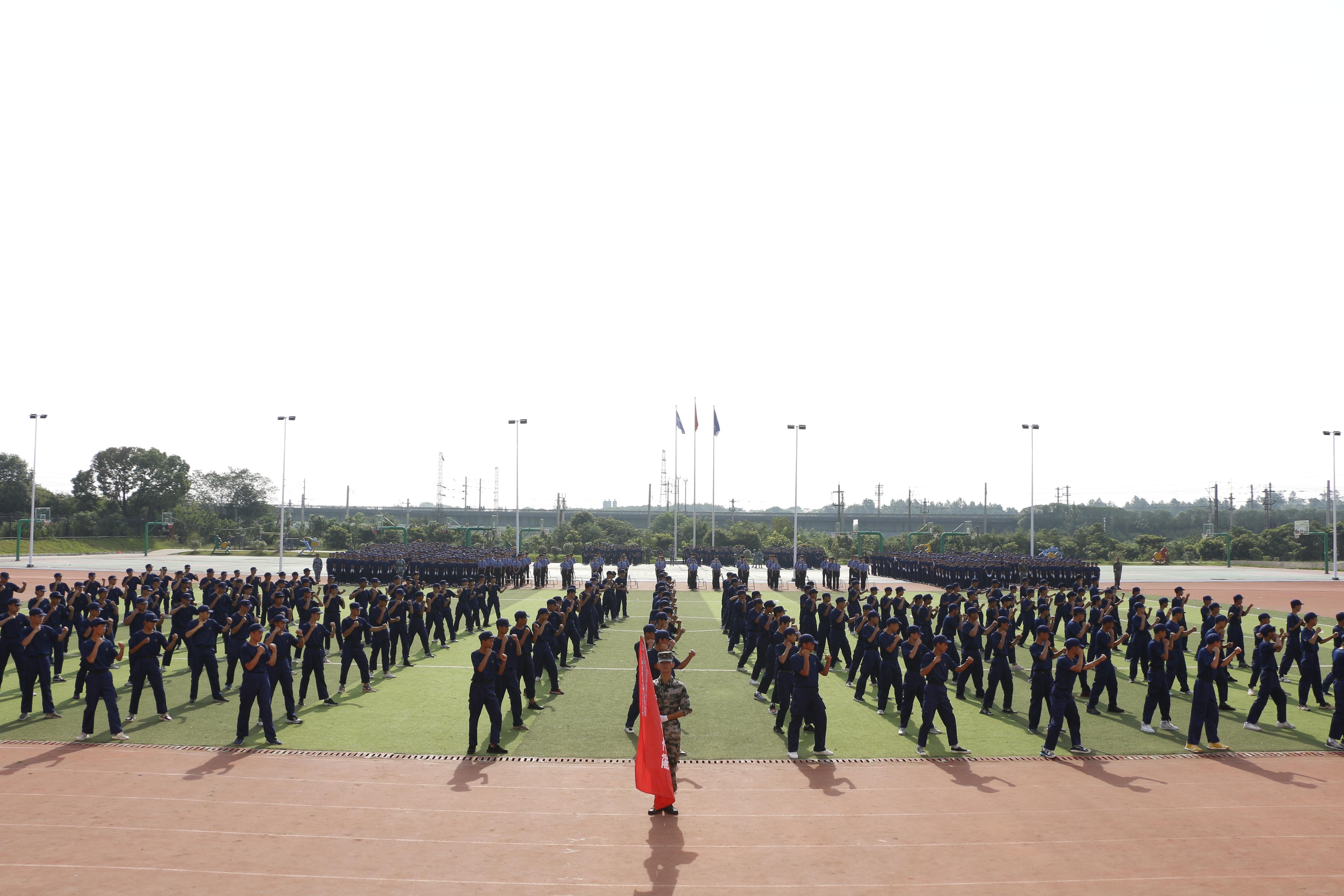 南昌向遠(yuǎn)軌道技術(shù)學(xué)校2021年秋季新生入學(xué)教育成果展示暨總結(jié)表彰大會隆重舉行