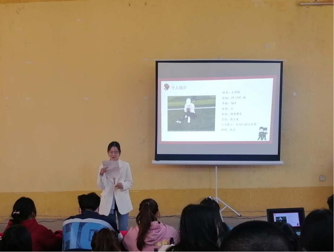 南昌向遠(yuǎn)軌道技術(shù)學(xué)校學(xué)雷鋒演講比賽