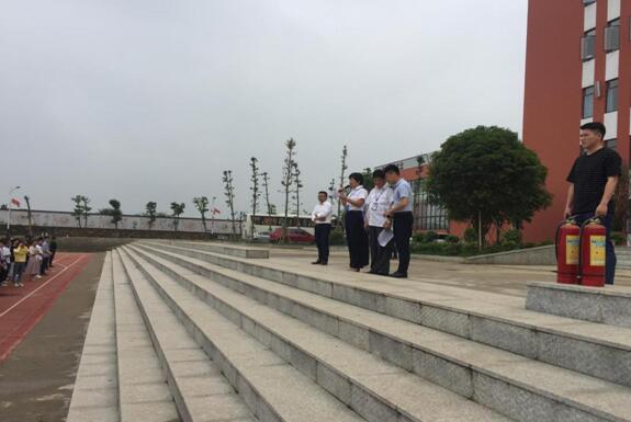 南昌向遠軌道技術學校消防應急疏散演練“提高災害防治能力，構筑生命安全防線”