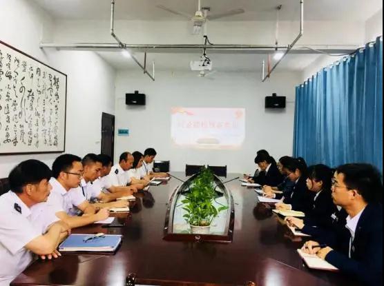 南昌向遠軌道技術(shù)學校黨支部召開接收預備黨員大會
