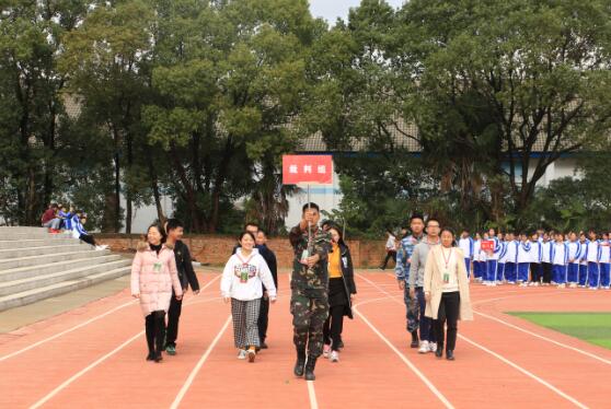 南昌向遠(yuǎn)軌道技術(shù)學(xué)校第十一屆秋季田徑運(yùn)動會開幕