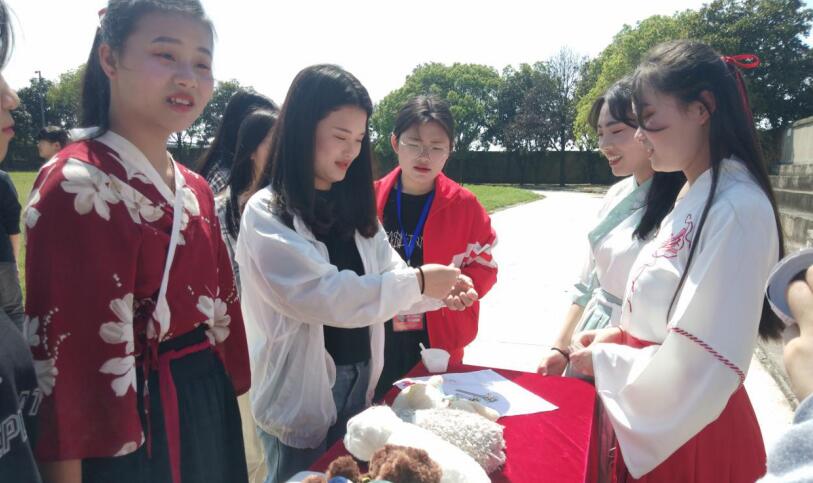 南昌向遠(yuǎn)鐵路學(xué)校聚沙成塔，積水成淵---愛的教育，傳播正能量！