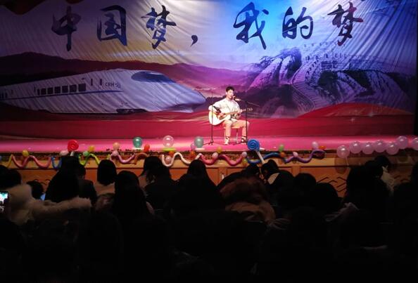 南昌向遠(yuǎn)軌道技術(shù)學(xué)校向塘校區(qū)“我要上元旦晚會”投票開始啦！