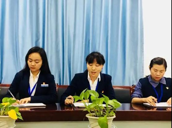 南昌向遠軌道技術(shù)學校黨支部召開接收預備黨員大會