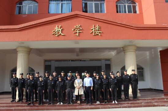 南昌向遠軌道技術(shù)學(xué)校樂化校區(qū)校衛(wèi)隊入隊宣誓儀式暨表彰大會