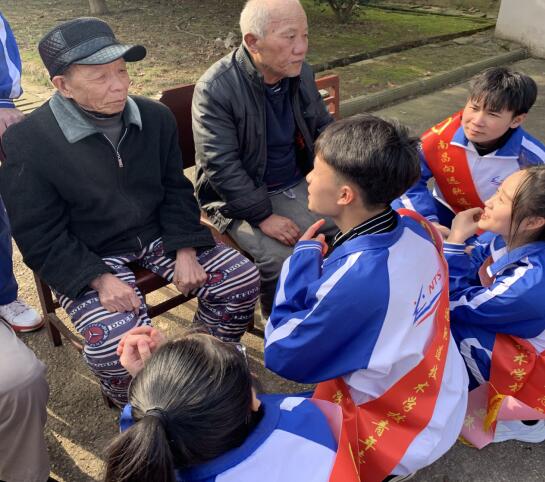 南昌向遠軌道技術學校三月春風暖人心  雷鋒精神永相傳