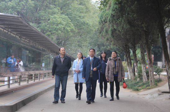 廣西賀州學(xué)院體育學(xué)院院長一行來我校南昌向遠軌道技術(shù)學(xué)?？疾旖涣? width=