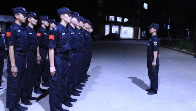 南昌向遠軌道技術(shù)學(xué)校半軍事化管理