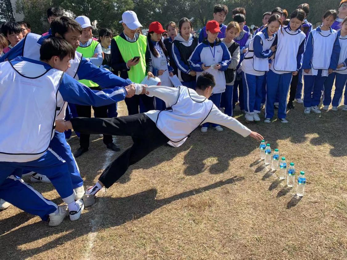 熱烈祝賀南昌向遠(yuǎn)軌道技術(shù)學(xué)校第五屆趣味運(yùn)動(dòng)會(huì)順利召開(kāi)