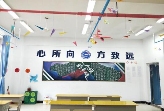 南昌向遠(yuǎn)軌道技術(shù)學(xué)校順利舉行“致青春,夢飛揚(yáng)”班級文化建設(shè)評比活動(dòng)