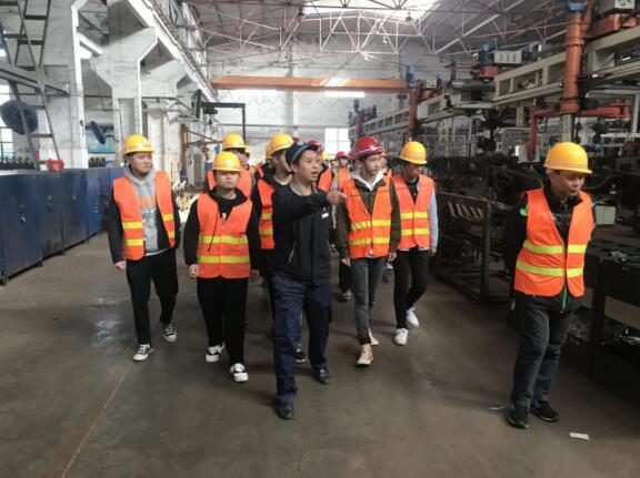 南昌向遠軌道技術(shù)學校組織學生赴南昌南車輛段等單位開展實地觀摩及實訓教學活動