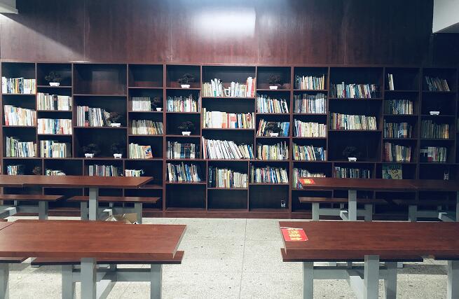 南昌向遠軌道技術(shù)學校舉辦“書香向遠，情暖校園”愛心捐書活動