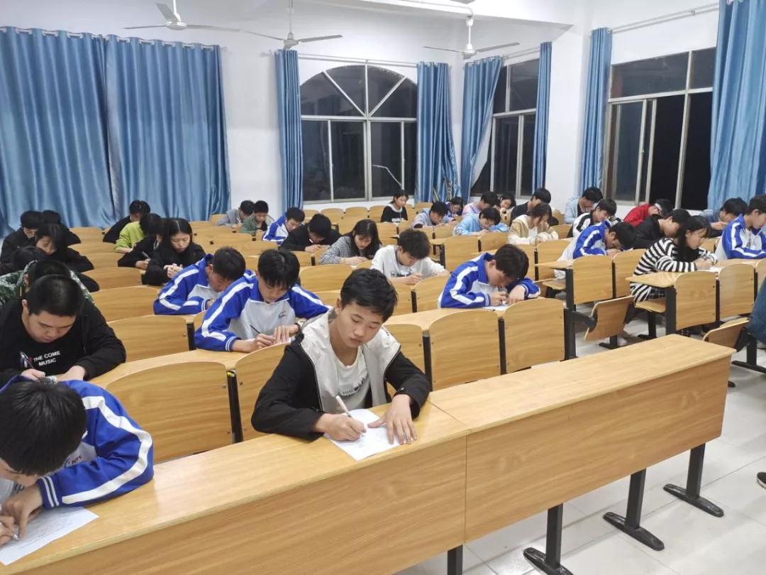 黨史教育在向遠，南昌向遠軌道技術(shù)學(xué)校第十三期團校圓滿完成