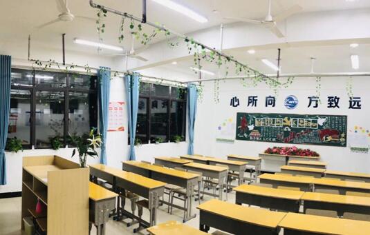南昌向遠(yuǎn)軌道技術(shù)學(xué)校順利舉行“致青春,夢飛揚(yáng)”班級文化建設(shè)評比活動(dòng)